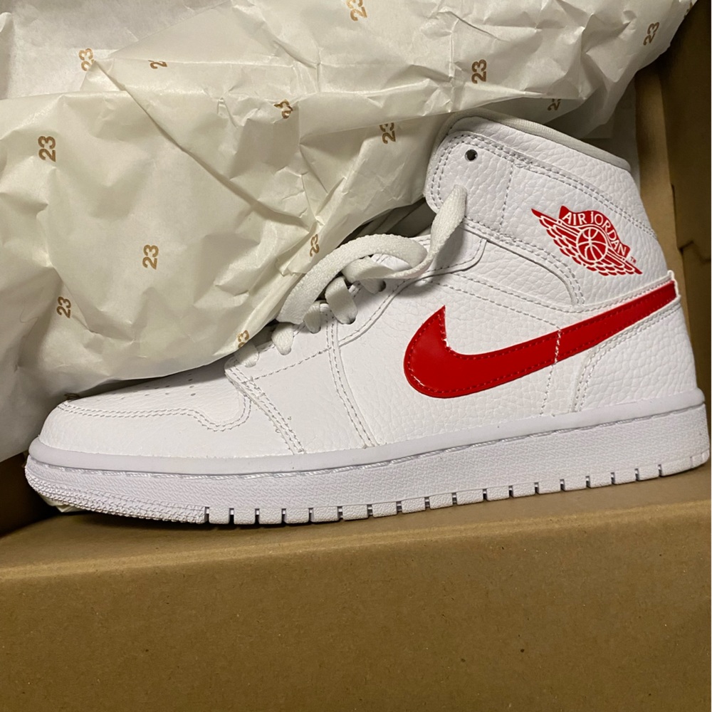 Women’s air Jordan 1 mid